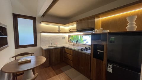 Cabin, Garden View | Private kitchen