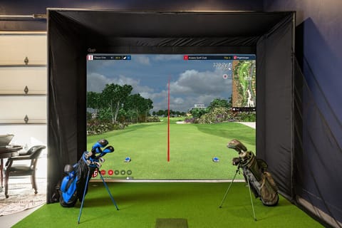 Golf simulator, all equipment provided!