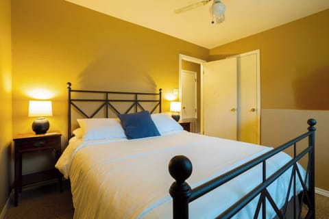 Bedroom 3 with queen bed