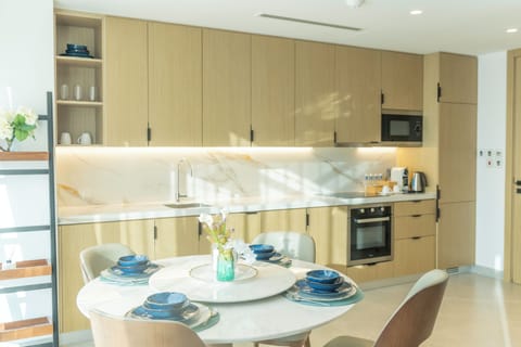 Apartment, 1 Bedroom, Sea View | Private kitchen | Full-size fridge, microwave, oven, stovetop