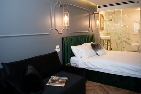 Classic Room, City View (18 floor) | Premium bedding, in-room safe, desk, blackout drapes