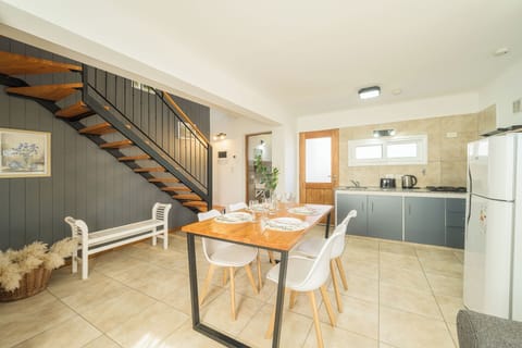 Cabin, Patio, Garden View | Dining room