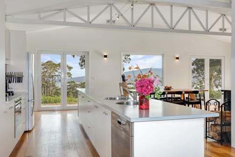 Deluxe House, Bay View, Sea Facing | Private kitchen