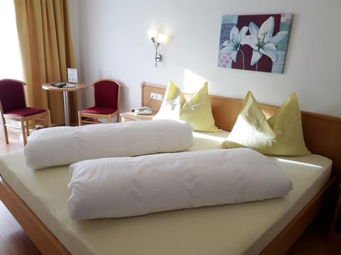 Superior Double Room | In-room safe, desk, free WiFi, bed sheets