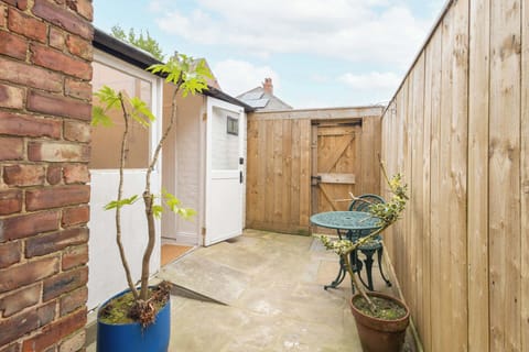 Eden House, Saltburn-by-the-Sea - Host & Stay