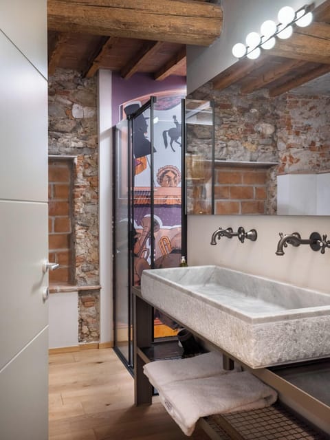 Minibar, in-room safe, blackout drapes, free WiFi