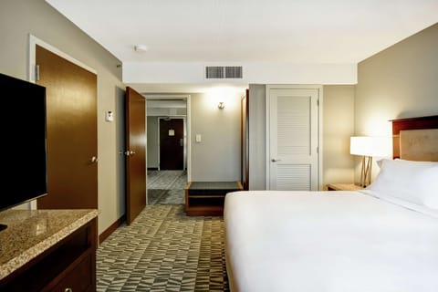 Suite, 1 King Bed, Non Smoking | Down comforters, in-room safe, desk, laptop workspace