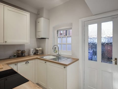 Kitchen | Tŷ Clara, Llangollen