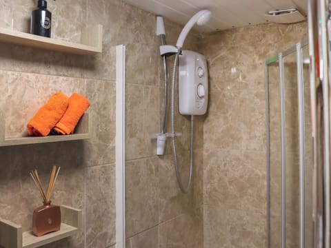 Bathroom | The Snug, Felinheli