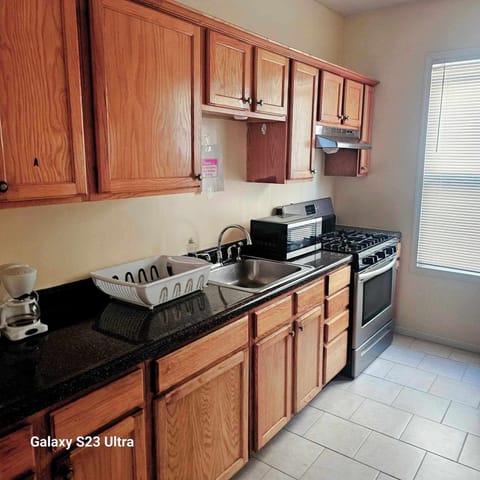 Executive Apartment, Non Smoking, 2 Bathrooms | Private kitchen