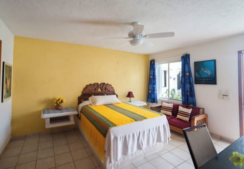 Standard Villa, 1 King Bed | Desk, free WiFi