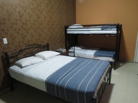 Standard Triple Room, Ensuite | Free WiFi, bed sheets