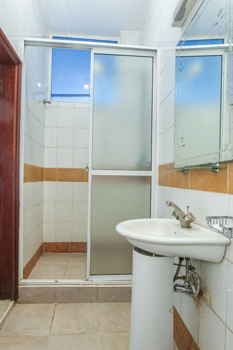 Deluxe Double Room, City View | Bathroom | Shower, towels, soap, shampoo