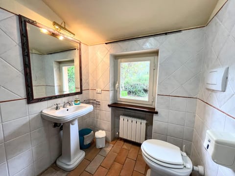 House | Bathroom