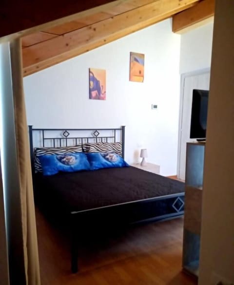 Double Room, Balcony, Mountain View | Iron/ironing board, free WiFi