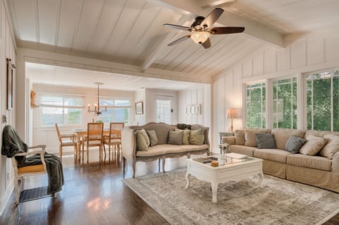 Cathedral ceiling living and dining room to relax after wine tasting