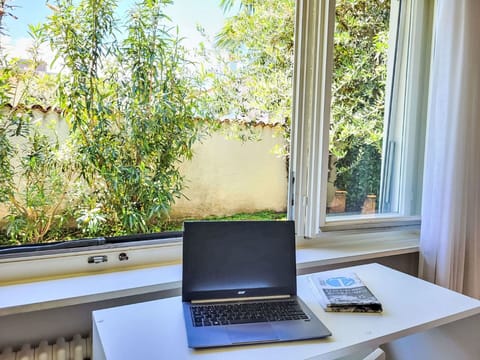 Water, Property, Plant, Building, Azure, Sky, Window, Swimming Pool, Urban Design, Leisure