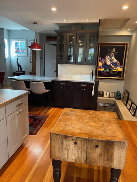 kitchen looking into dining peninsula