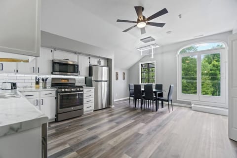 Video tour of the place!