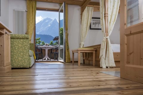 Classic Double or Twin Room | Premium bedding, down comforters, memory foam beds, in-room safe