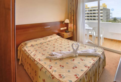 Single Room (1 Adult) | Minibar, desk, free WiFi, bed sheets