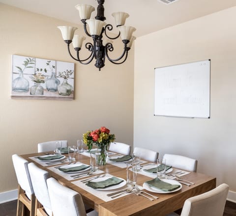 Large table for 8 in the dining room