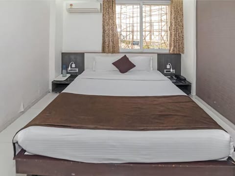 Deluxe Double Room, City View | Premium bedding, pillowtop beds, desk, laptop workspace