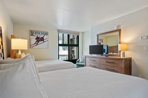 Indoors, Screen, Lamp, Table Lamp, Home Decor