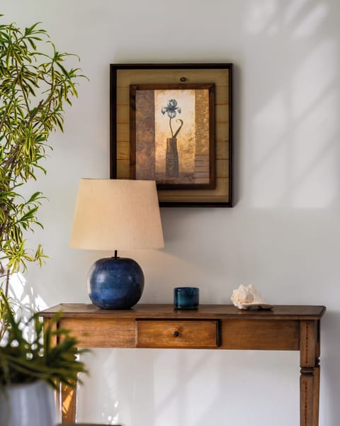 Basic Triple Room | Living area | TV