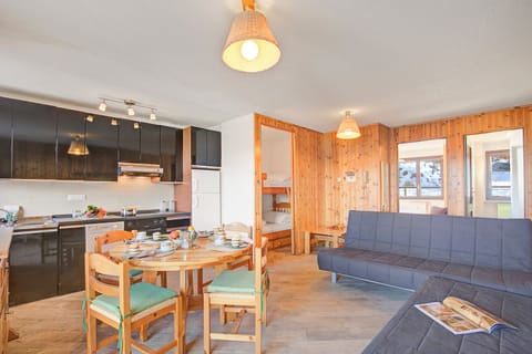 Family Apartment, 2 Bedrooms (Appartamento Bellevue Richardette) | Private kitchen | Fridge, stovetop, dishwasher, cookware/dishes/utensils