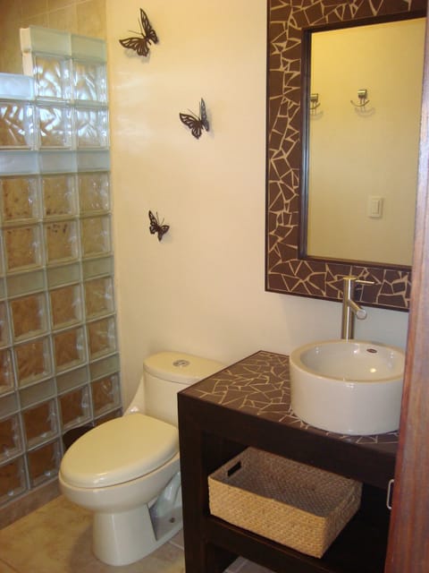 Deluxe Double Room, Mountain View | Bathroom