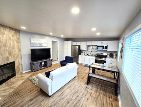 Living Room w/ sofa bed - High Tide Hideaway