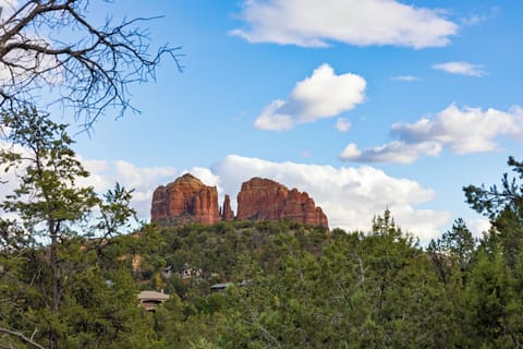 View of Cathedral Rock from the primary bedroom's outdoor space.