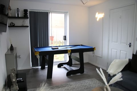 House | Game room