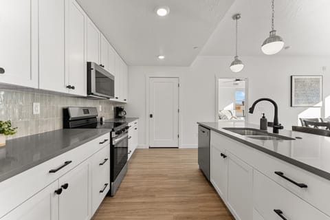 Condo, 2 Bedrooms | Private kitchen | Fridge, oven, coffee/tea maker, toaster