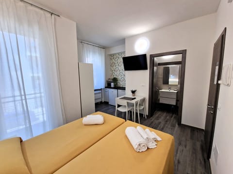 Classic Double or Twin Room | Iron/ironing board, free WiFi