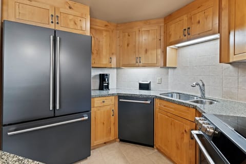 Indoors, Refrigerator, Sink, Sink Faucet, Kitchen