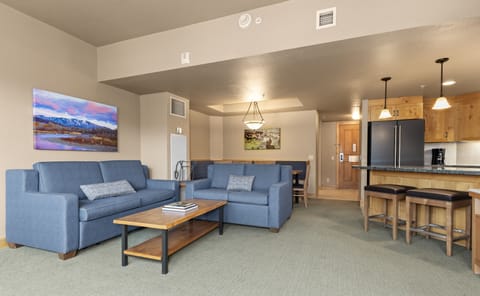 Furniture, Indoors, Living Room, Couch, Table