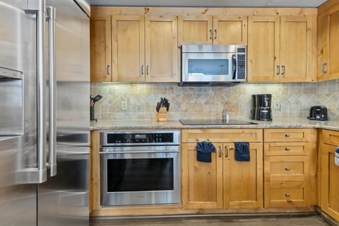 Indoors, Microwave, Oven, Kitchen, Refrigerator