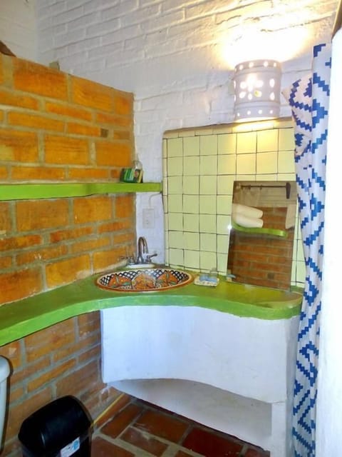 Classic Studio, Garden View | Bathroom | Towels, soap, shampoo, toilet paper