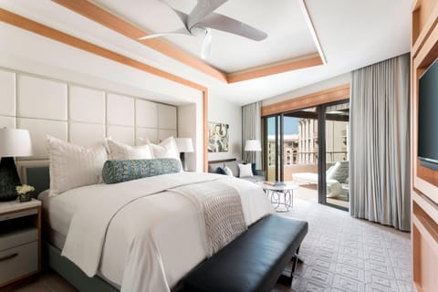 Suite, 2 Bedrooms, Ocean View, Tower | Premium bedding, minibar, in-room safe, desk
