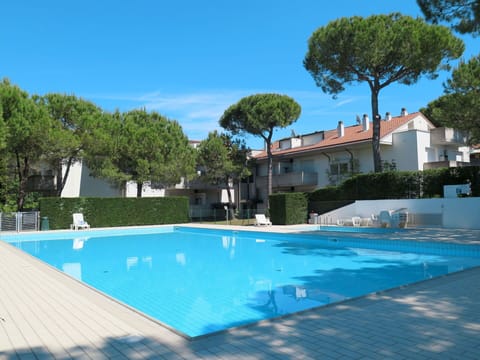 Swimming Pool, Resort, Shade, Leisure, Outdoor Furniture, Estate, Hotel, Hacienda, Villa, Landscaping