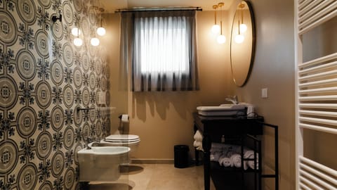 Deluxe Double Room | Bathroom | Shower, hair dryer, bathrobes, towels