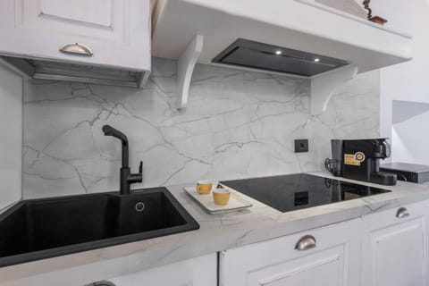 Apartment, Hill View | Private kitchen | Fridge, microwave, stovetop, dishwasher