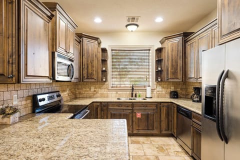 Fully Equipped Kitchen!