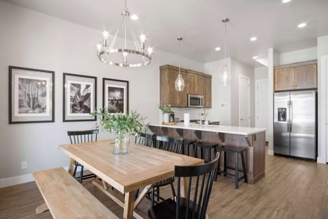 Kitchen bar counter with seating for 5