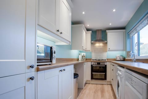 Ty George - 3 Bedroom Cottage - Tenby (24275)