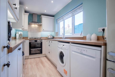 Ty George - 3 Bedroom Cottage - Tenby (24274)