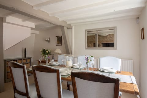 Fuschia Cottage Dining - StayCotswold