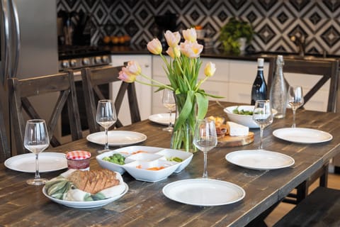 Conversation-ready setting